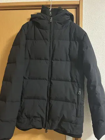 AKM 후드 부착 블랙 다운 자켓