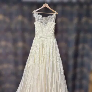 모던 토르소 마네킹 웨딩 드레스 실크 MODERN TROUSSEAU