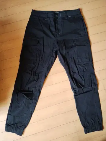 G-STAR RAW 블랙 카고 팬츠 허리 31