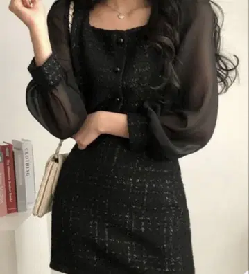 Jasmine 레이어드 스타일 이소재 시어 절개 셋업