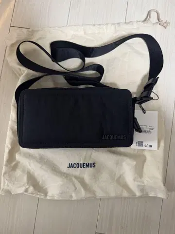 자크뮈스 숄더백 (택 포함)