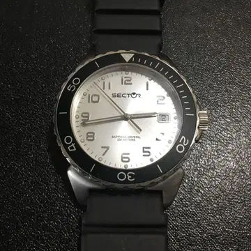SECTOR 인기 다이버 시계 작동 중