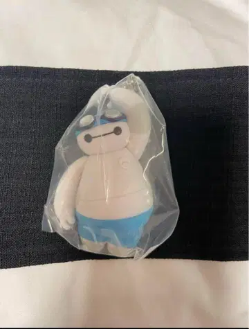 디즈니 한정판 베이맥스 가챠가챠 수영