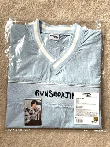 RUNSEOKJIN V넥 티셔츠 M 사이즈