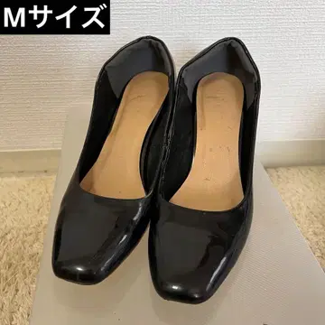블랙 에나멜 스틸레토 하이힐