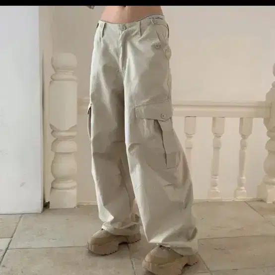 【MODIMOOD】BIG CARGO TWO BUCKLE LONG PANTS Modimood Big Cargo Two-Buckle Long Pants #모디무드 on
