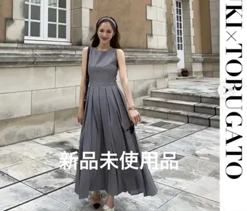 TORUGATO 슬리브리스 턱 스커트 원피스