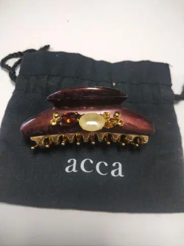 acca 장식 헤어 클립