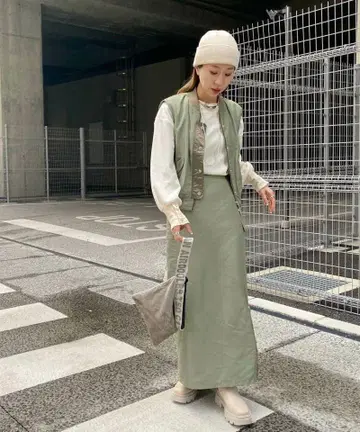 isook Zip slit cargo skirt 카고 스커트