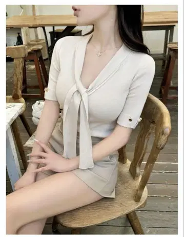 QUNG 커스터드 태국 니트 탑