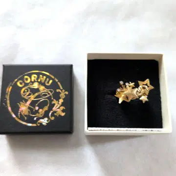 CORNU 별 모양이 반짝이는 반지