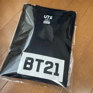 유니클로 UT BTS 콜라보 티셔츠 XL 사이즈 블랙