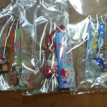 와카야마 한정판 헬로키티 스트랩