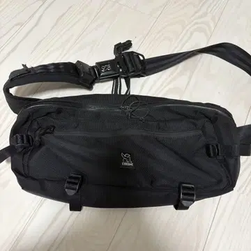 CHROME 크롬 바디백