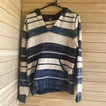 S77.25 BLUE/BLUE 후드 부착 스웨터 사이즈 2