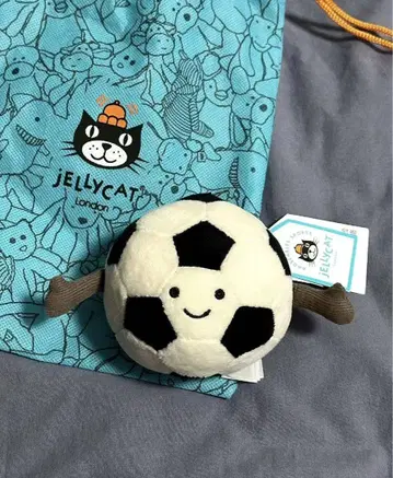Jellycat 축구공 모양의 키링