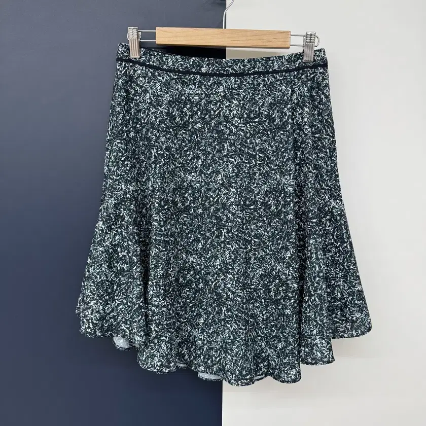 F-104) SHESMISS Skirt on Bunjang Global Site.