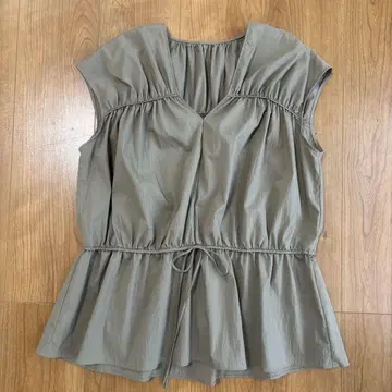 IENA 코튼 나일론 치리멘 셔링 블라우스