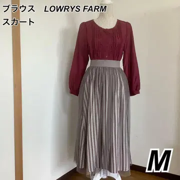 [코디 판매] 블라우스 [LOWRYS FARM] & 스커트 M