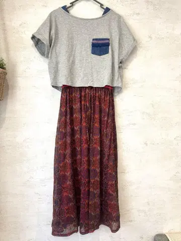 TITICACA 티티카카 절개 원피스 꽃무늬 핑크 자수 가슴 포켓