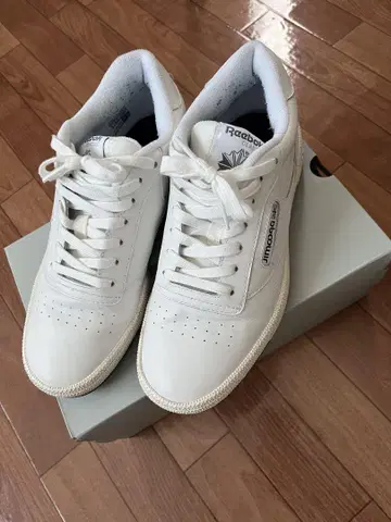 리복 JIMIWAG 콜라보 스니커즈 화이트 24cm