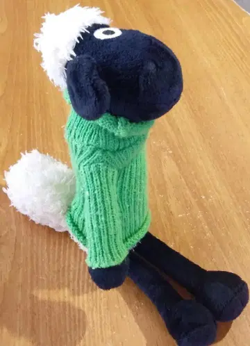 "NICI 영화 공개 기념 봉제 인형 숀의 그린 스웨터"