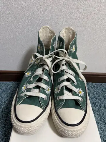 CONVERSE 데이지 패턴 하이컷 스니커즈
