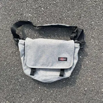 이스트팩 메신저 백 그레이
