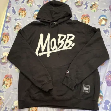 MOBB. 블랙 후드티