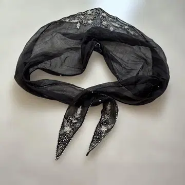 문배트 비즈 자수 숄 반다나 블랙 쉬폰