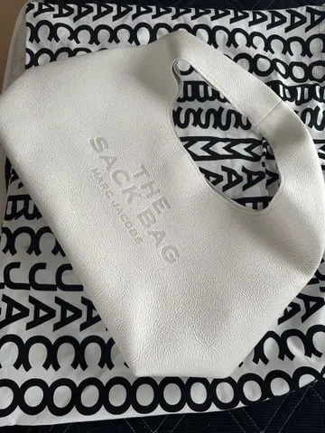 THE SACK BAG 화이트 사코슈
