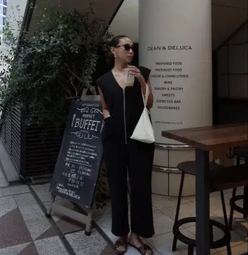 새상품 Front Zip V Neck Jumpsuit/V넥 점프수트