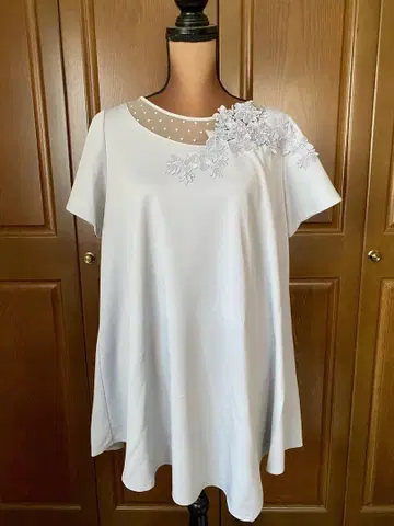 LUCUORE 루쿠오레 꽃무늬 자수 블루 그레이 반팔 튜닉