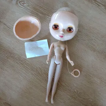 네오 브라이스 Rosy Red 인형 본체