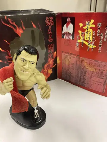안토니오 이노키 레슬러 피규어