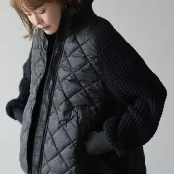 헤렌시아 블랙 퀼팅 니트 코트 새상품급