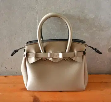 이탈리아제 SAVE MY BAG 베이지 핸드백 세이브 마이 백