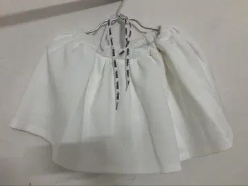 미사용 새상품 Bibiy. NELLY MINI SKIRT 화이트 비비