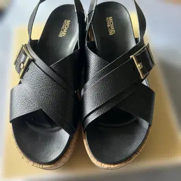 마이클코어스 플랫폼 샌들 24cm 블랙 컨디션 최상