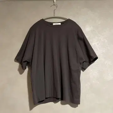 에부르 ebure 크루넥 티셔츠