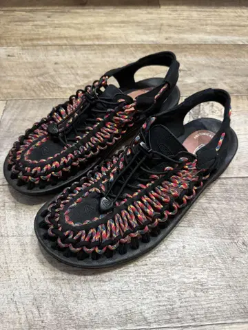 KEEN UNEEK 빔즈 별주 27cm 샌들 신발