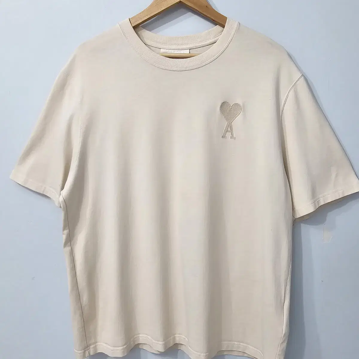 ☆韓国の人気☆【AMI】☆SHIRT WITH LOGO EMBROIDER.Y☆正規品☆ Shop AMI하트로고 on Bunjang Global Site - No more Korean