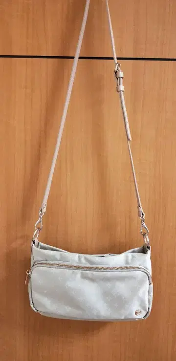 러셋 숄더백