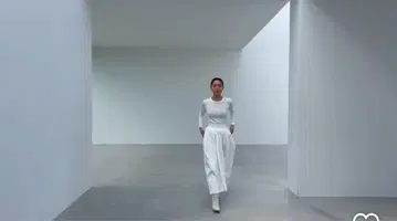 노자와 와카 씨 희소 화이트 발수 BALLOON SKIRT