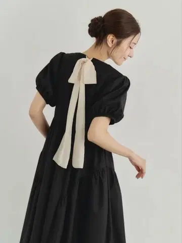 yourmle PUFF SLEEVE RIBBON DRESS 블랙