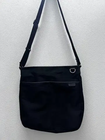 agnes b. VOYAGE 숄더백 블랙