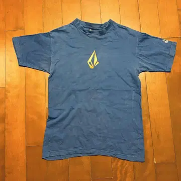 90년대 구제 의류 티셔츠 VOLCOM 볼콤