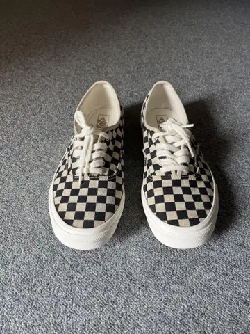 Vans 체커 패턴 스니커즈