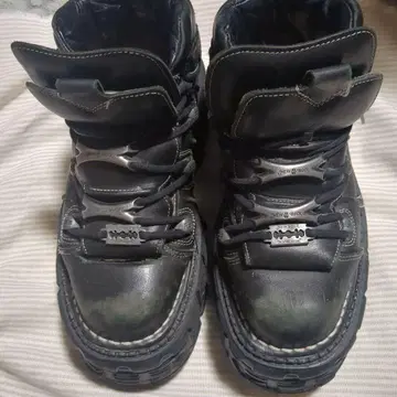 NEW ROCK 블랙 워크 부츠