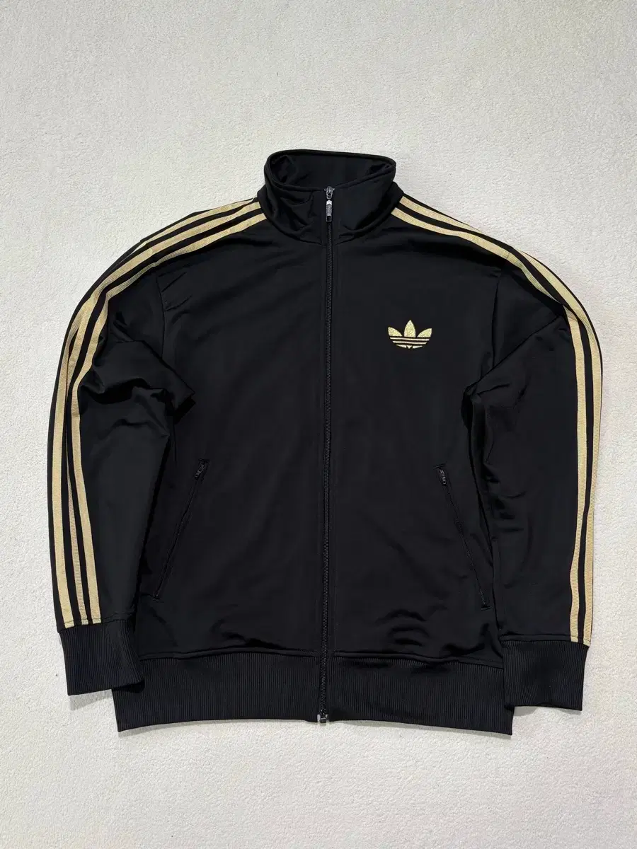 レアルマドリード ジャケット ブラック ゴールド